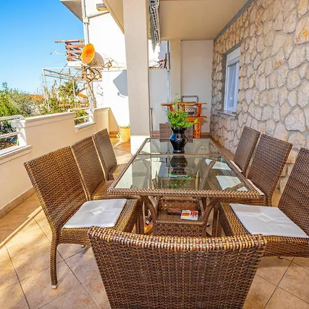 In 41606 Apartamento *